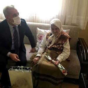 Anneler Gününde Şehit Annelerimiz ve Asırlık Çınarlarımız Unutulmadı.. - fotoğraf 6