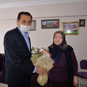 Anneler Gününde Anlamlı Ziyaret - fotoğraf 1