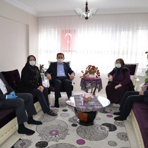 Anneler Gününde Anlamlı Ziyaret - fotoğraf 4
