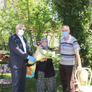 Anneler Gününde Anlamlı Ziyaret - fotoğraf 6