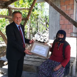 İl Müdürümüz Ahmet KIRLANGIÇ, şehit annelerini ve 100 yaşını geride bırakmış anneyi ziyaret etti - fotoğraf 2