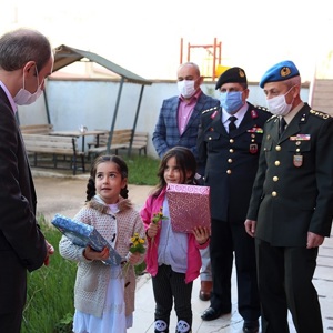 Sayın Valimiz Cüneyt EPCİM, Anneler Gününde Şehit Annelerimizi Ziyaret Etti. - fotoğraf 3