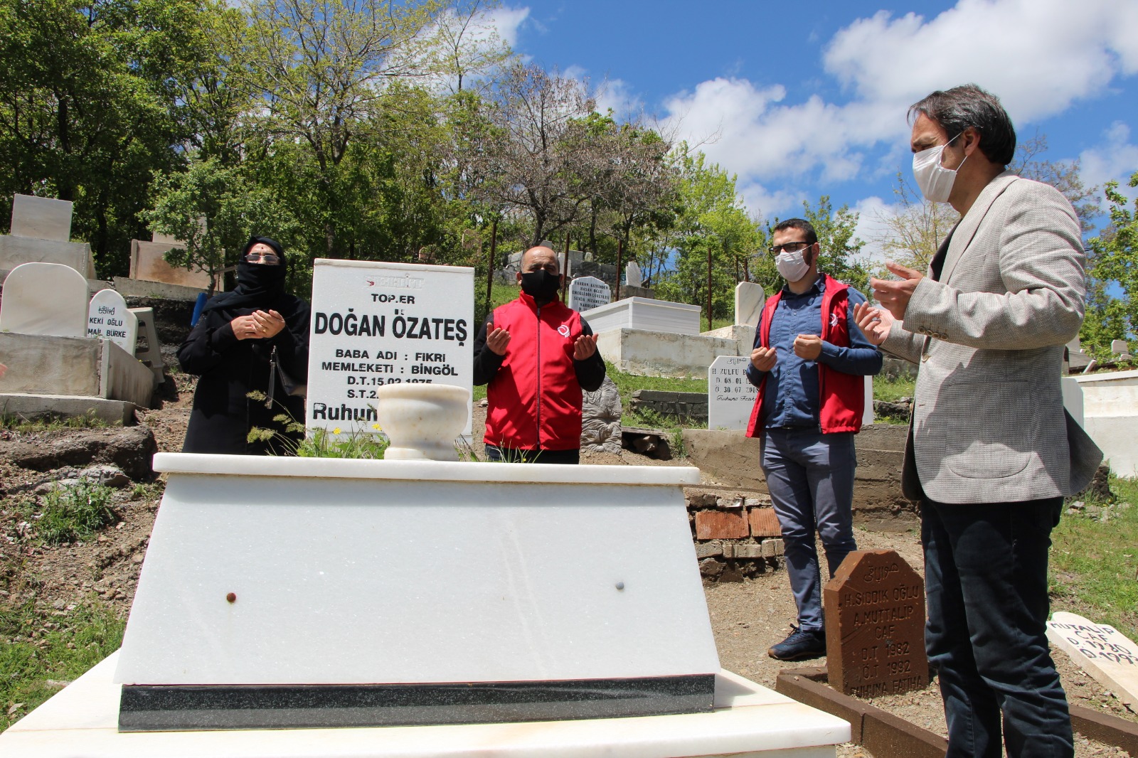 Anneler Günü Münasebetiyle Şehit Anneleri ve 100 Yaş Üstü Annelerimizi Ziyaret Ettik.