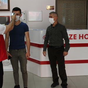 İl Müdürlüğümüzün Giriş ve Çıkışlarında Ateş Ölçümü Yapılıyor - fotoğraf 2