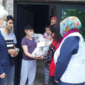 2020 Afyonkarahisar Sevgi Yılı kapsamında İl Müdürlüğümüz ve Hayırseverlerin katkısı ile Ülkemize sığınmış komşularımıza hediye paketi ve nakdi yardımda bulunularak  Ramazan Bayramlarını kutladık. - fotoğraf 1