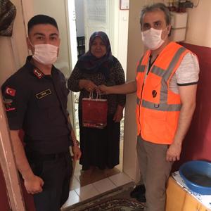 Vefa Sosyal Destek Grubu Ekipleri Şehit Yakınlarını Ziyaret Ederek Bayramlarını Kutladılar - fotoğraf 7