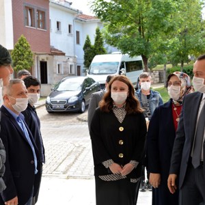 Sosyal Mesafeli Bayramlaşma - fotoğraf 1