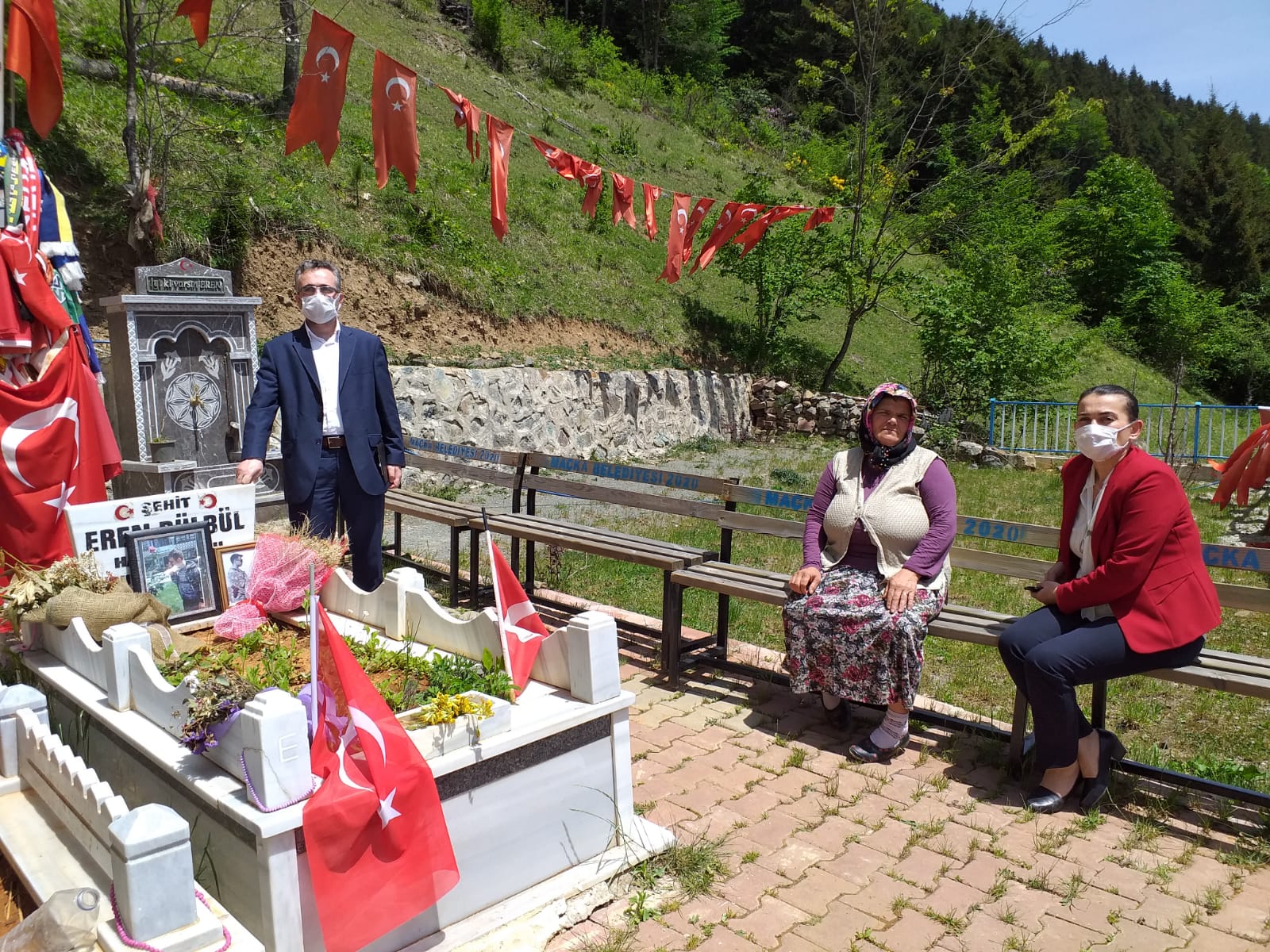 Bakanlığımız Şehit Yakınlarımızı ve Gazilerimizi Bayramda Yalnız Bırakmadı