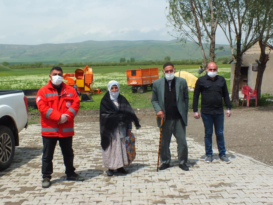 Kahraman şehitlerimizin kıymetli aileleri ve yiğit gazilerimizin Ramazan Bayramlarını tebrik ettik