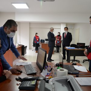 Valimiz Ahmet ÜMİT Vefa Sosyal Destek İletişim ve Hizmet Birimini Ziyaret Etti. - fotoğraf 7