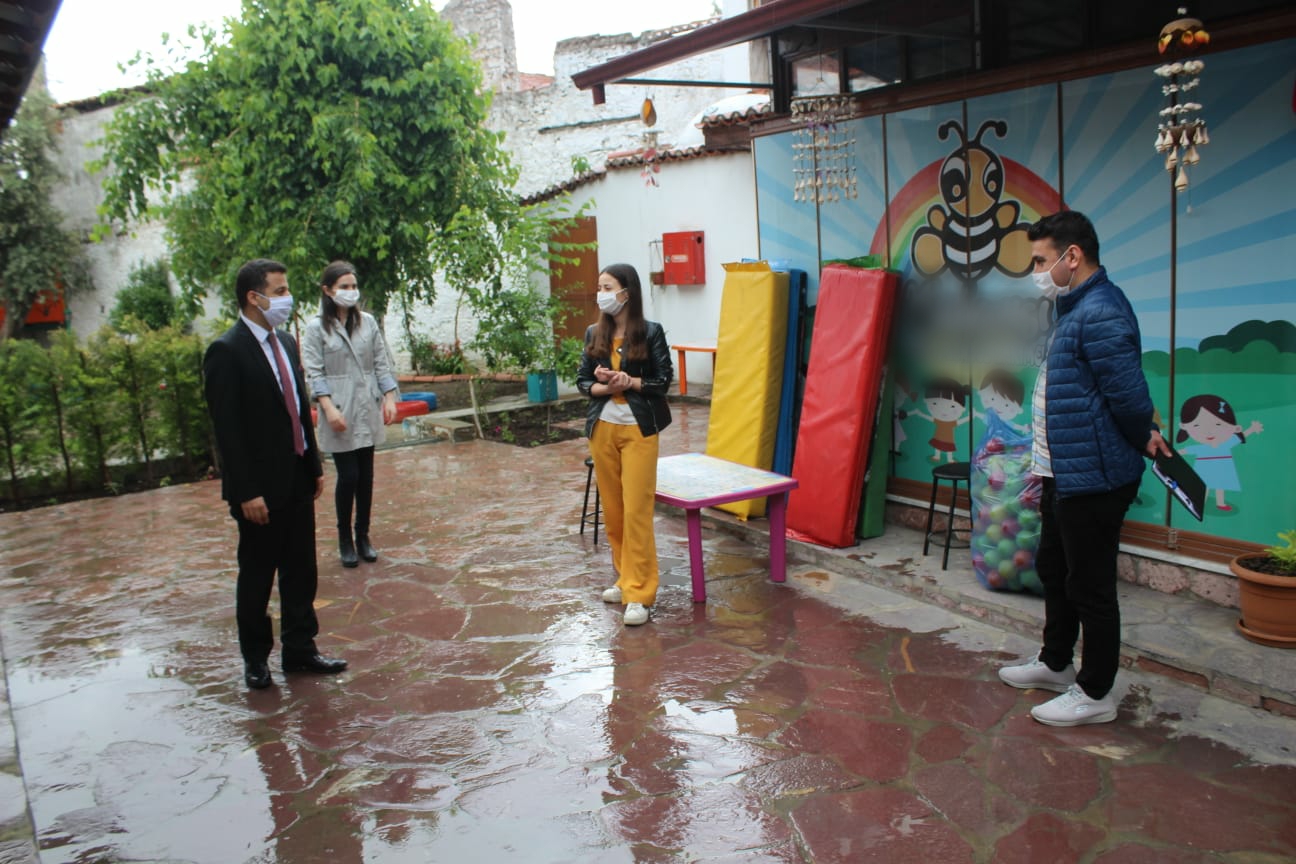 İl Müdür V. Osman Toprakçı Kreş ve Gündüz Bakımevi ile Çocuk Kulüplerine denetlemelerde bulundu.