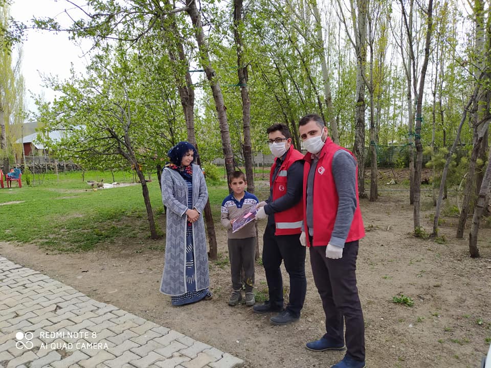 Hasköy İlçemizde ikamet eden kıymetli şehit ailelerimizi ziyaret ettik