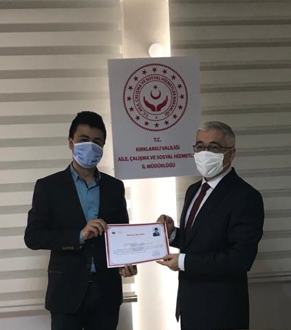 Koronavirüs Pandemisi İle Mücadele Kapsamında Valiliğimiz Bünyesinde Oluşturulan Vefa Sosyal Destek Grubunda Görevli Personelimize Başarı Belgesi Verildi.