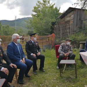 Şehit Babası Sadık TOKAT’a Babalar Günü Kutlaması - fotoğraf 4