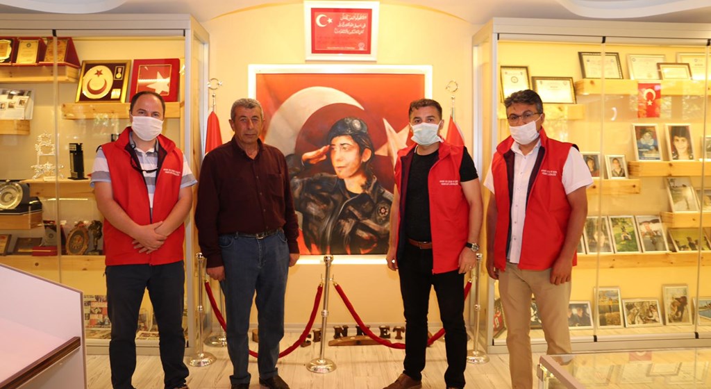 Bakanlığımız, Babalar Gününde Şehit Babalarımızı Yalnız Bırakmadı