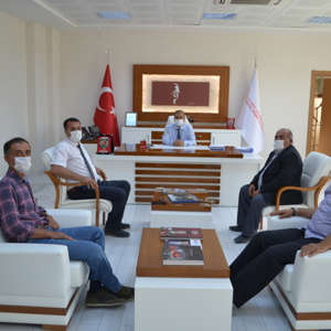 Türkiye Harp Malûlü, Gaziler, Şehit, Dul ve Yetimleri Derneği Malatya Şube Başkanı Mustafa Gözükara ve Yönetim Kurulu Üyeleri, İl Müdürümüz Rasim Bulut’u makamında ziyaret etti. - fotoğraf 2