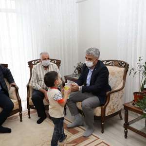 Vali Mehmet Makas, Babalar Gününde Şehit Babalarını Yalnız Bırakmadı - fotoğraf 3