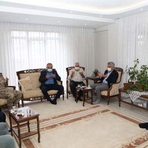 Vali Mehmet Makas, Babalar Gününde Şehit Babalarını Yalnız Bırakmadı - fotoğraf 1