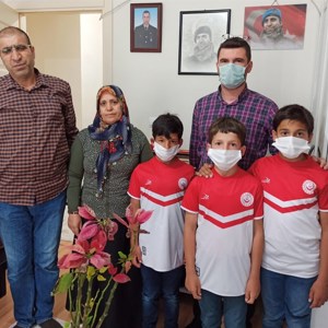 Kuruluşta Kalan Çocuklarımız Şehit Babalarını Ziyaret Ettiler - fotoğraf 1