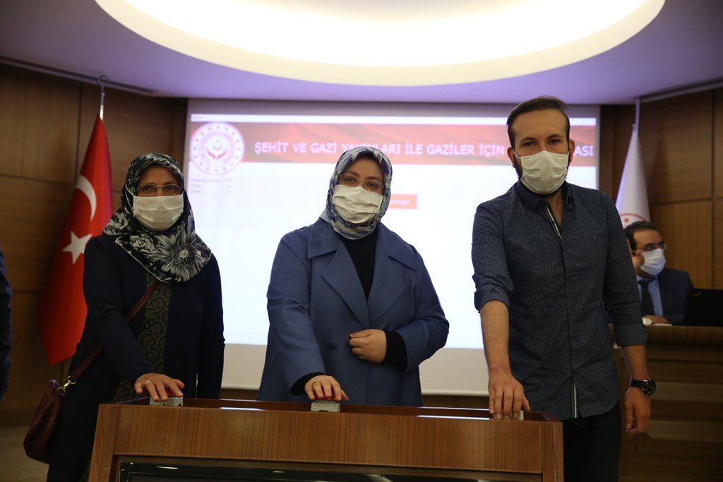 Bakan Selçuk: “2002 Yılından Bu Yana 38 Bine Yakın Şehit Yakını, Gazi ve Gazi Yakınımızın Kamu Kurumlarında İstihdamını Sağladık”