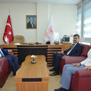 Afyonkarahisar İl Tarım ve Orman  Müdürü İbrahim ACAR ve Afyonkarahisar Gıda Kontrol Laboratuvar Müdürü Murat KUZKALE, İl Müdürümüz Sayın Bekir YÜMNÜ 'ye ziyarette bulunmuştur. - fotoğraf 1