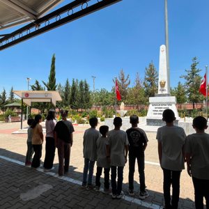 Çocuklarımızla Birlikte Şehitlerimizin Emanetini Unutmadık, Dualarla Andık  - fotoğraf 3