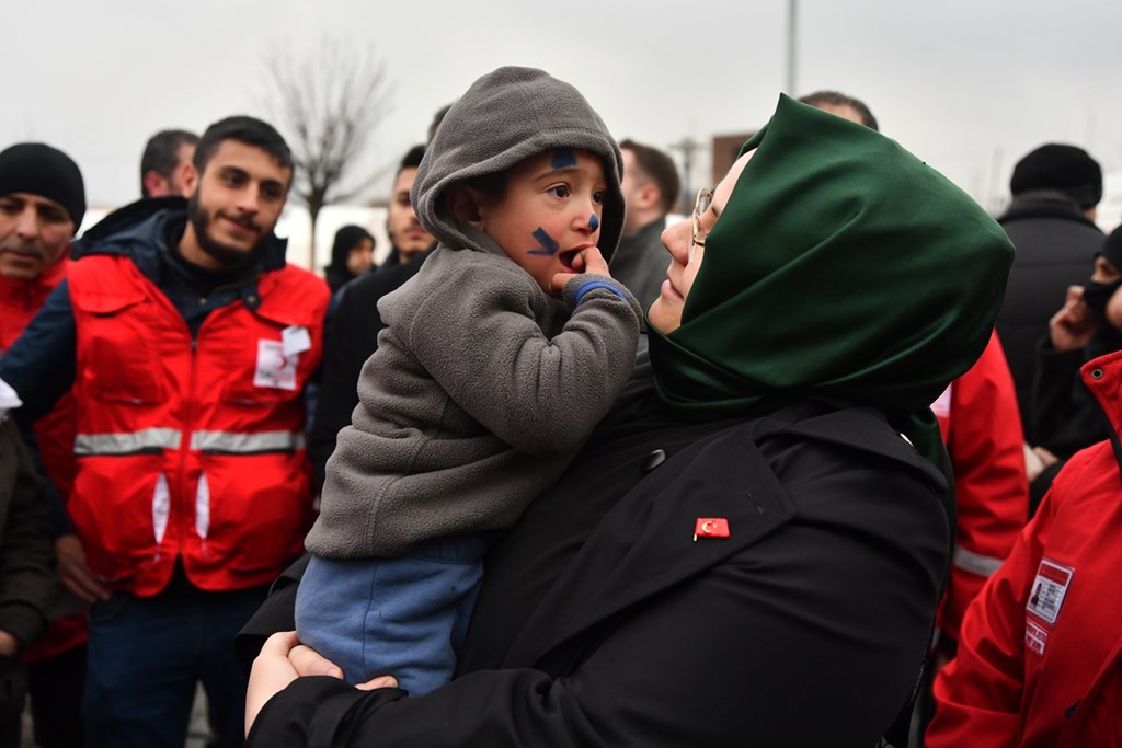 Bakan Selçuk: "Son Dönemde Afetlerden Etkilenen Vatandaşlarımızın İhtiyaçları İçin Kullanılmak Üzere Sosyal Yardımlaşma ve Dayanışma Vakıflarına (SYDV) 6 Milyon TL Kaynak Aktardık”