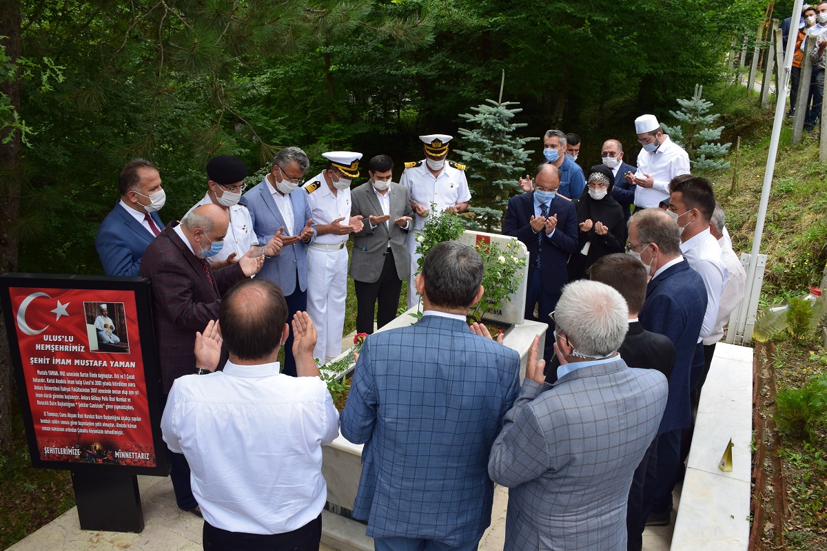 15 Temmuz Şehidimiz Mustafa Yaman Adına Okutulan Mevlid-i Şerifin Ardın Kabri Başında Anıldı