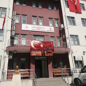 Kuruluşlarımıza  "15 Temmuz Demokrasi ve Milli Birlik Günü" Vesilesiyle Bayraklar Asıldı - fotoğraf 1