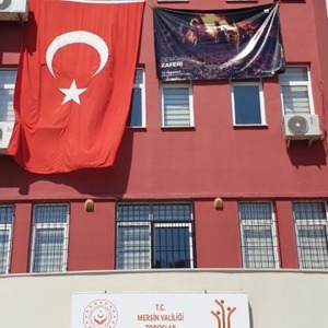 Kuruluşlarımıza  "15 Temmuz Demokrasi ve Milli Birlik Günü" Vesilesiyle Bayraklar Asıldı - fotoğraf 3