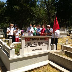 15 Temmuz Demokrasi ve Milli Birlik Günü Kapsamında  Şehit Kabirleri Ziyaret Edildi - fotoğraf 29