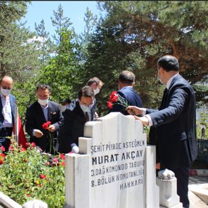 Aziz Şehitlerimizin Kabirleri Ziyaret Edildi - fotoğraf 6