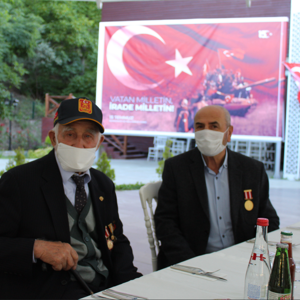 15 Temmuz Şehit ve Gazilerimiz  Onuruna Yemek Verildi - fotoğraf 9