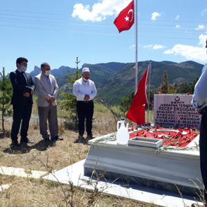 İlimizde Bulunan Aziz Şehitlerimizin  Kabirleri Ziyaret Edildi - fotoğraf 3