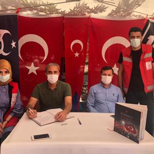 15 Temmuz Anı Defteri Standı Açıldı - fotoğraf 7