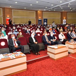 Ticaret Bakanı Ruhsar Pekcan, ilimizde düzenlenen "Türkiye'de Kooperatifçilik ve Kadın Kooperatifleri Paneli ’ne video konferans yöntemiyle katıldı. - fotoğraf 6
