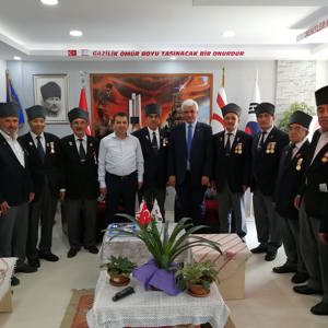 Kıbrıs Barış Harekatının 46 'ncı yıldönümü vesilesi ile Türkiye Muharip Gaziler Derneğine ziyaret - fotoğraf 1