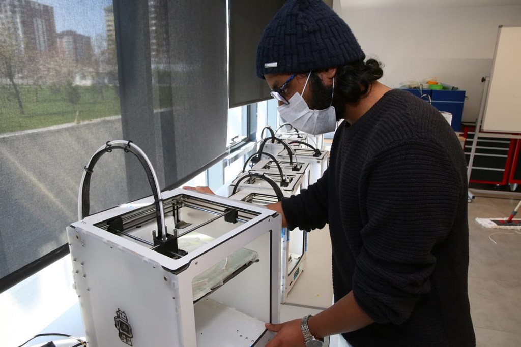 Bakan Selçuk: “Yurt İçi Yabancı Çalışma İzin Başvurularını Sonuçlandırmaya Başladık”