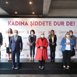 Bakan Selçuk, “Kadına Şiddete Dur De" Kampanyası Kapsamında, Futbol Kulüplerinin Kadın Yöneticileri ile Bir Araya Geldi - fotoğraf 1