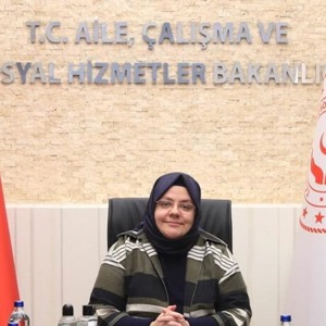Minister SELÇUK celebrated the Eid al-Fitr of our elders in the care of institutions - fotoğraf 1