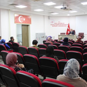 İl Müdürü Kenan EROĞLU Kurum ve Kuruluş Personelleri ile Bir Toplantı Gerçekleştirdi - fotoğraf 3