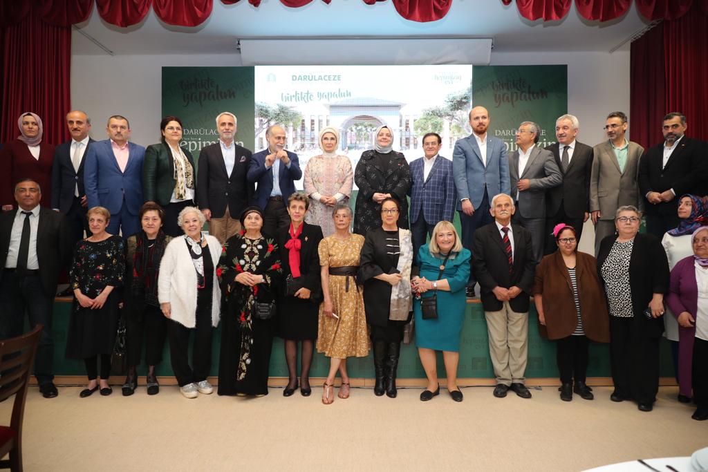 Emine Erdoğan Hanımefendi ve Bakan Selçuk, Darülaceze Sakinleriyle İftar Yaptı 