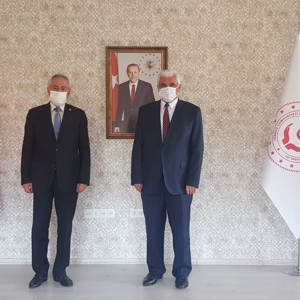 Yargıtay 23’üncü Hukuk Dairesi Eski Başkanı Dadaylı Hemşehrimiz Yargıtay Onursal Daire Başkanı Sayın Faruk GÖK, Kastamonu Aile, Çalışma ve Sosyal Hizmetler İl Müdürümüz Abdullah SAVAŞ’ ı ziyaret etti. - fotoğraf 1