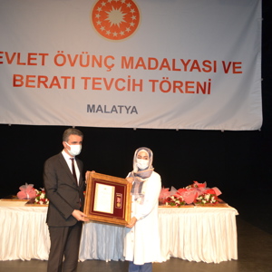 Şehit Yakınlarına ve Gazilerimize Devlet Övünç Madalyası ve Beratı Tevcih Edildi - fotoğraf 1