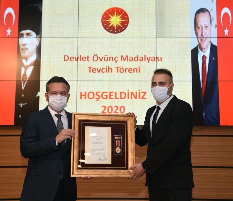 Şehit Yakınları ve Gazilerimize Devlet Övünç Madalyası