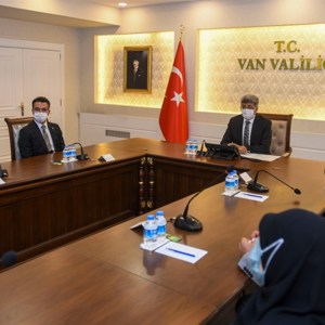Vali Bilmez, Şehit Ailelerine ve Gaziye Devlet Övünç Madalyası ve Beratını Tevdi Etti - fotoğraf 5