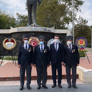 19 Eylül Gaziler Günü’nde, 15 Temmuz Demokrasi ve Cumhuriyet Meydanında  Çelenk Sunma Töreni Gerçekleştirildi. - fotoğraf 2