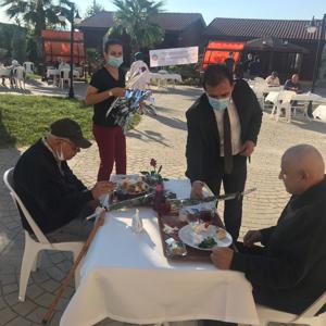 Huzurevlerimizde Kıymetli Büyüklerimiz Yalnız Bırakılmadı. - fotoğraf 2