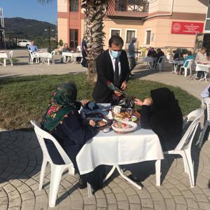 Huzurevlerimizde Kıymetli Büyüklerimiz Yalnız Bırakılmadı. - fotoğraf 3