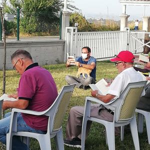 Huzurevi Sakinlerimiz Boş Vakitlerini Kitap Okuyarak Geçirmektedirler. - fotoğraf 3